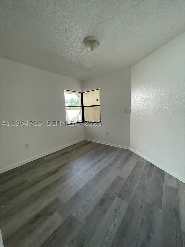 1210 San Remo Cir