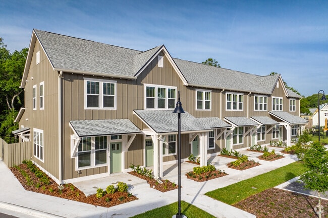 15081 Cypress Cay Blvd Lutz, FL - The Cottages at Cypress Cay