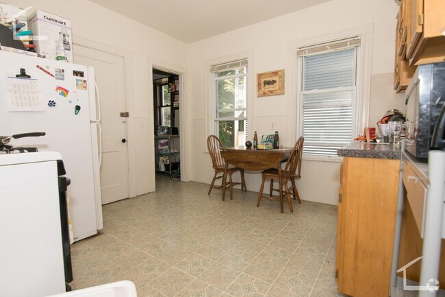 Building Photo - 548 Washington St Unit 1 Rental