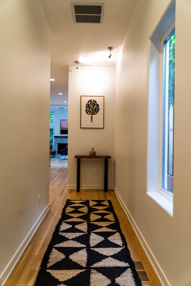 Photo - 2446 NW Thurman St