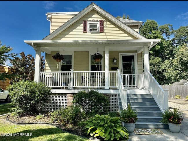 Photo - 1213 4th Ave