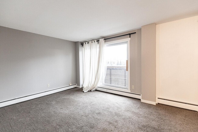 Photo - College 1127