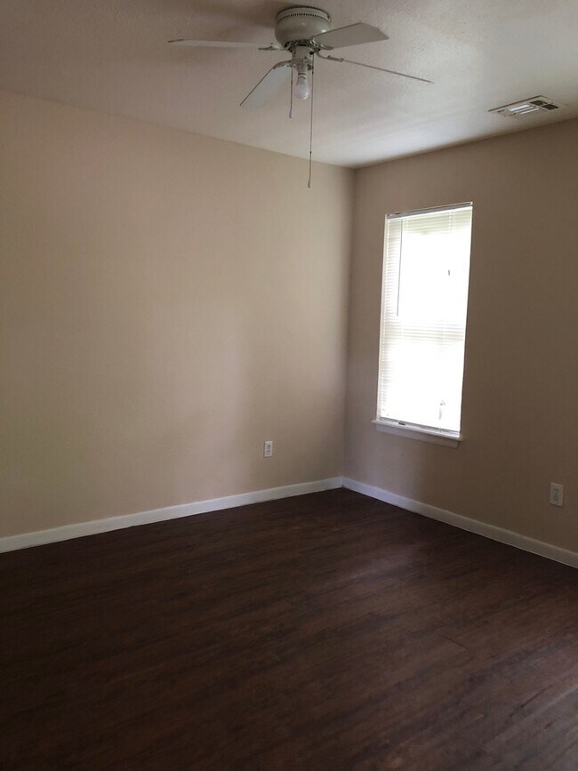 Photo - 7549 Windsor Oaks