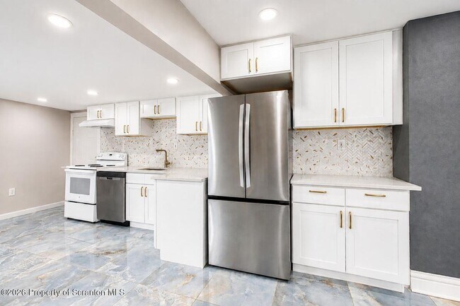 Photo - 1729 Sanderson Ave Unit 1729