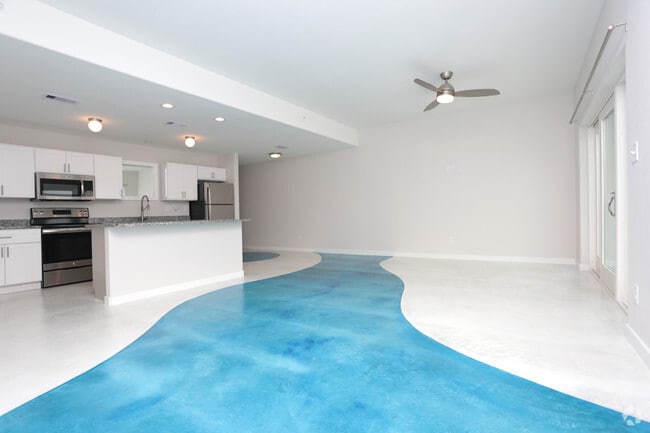1BR, 1BA 961SF - Living Room