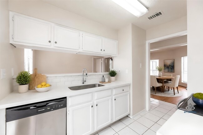 Photo - 3742 Thistlemont Dr