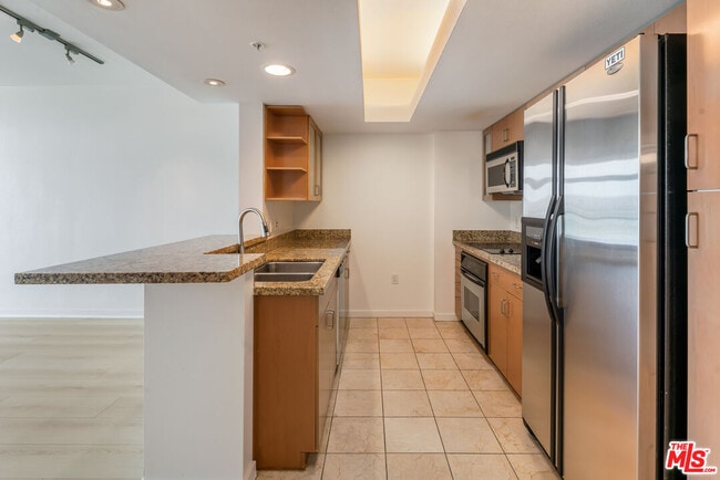 Photo - 13700 Marina Pointe Dr Unidad 721