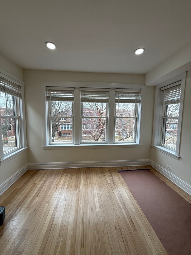 Photo - 5232 W Montana St Unidad 2