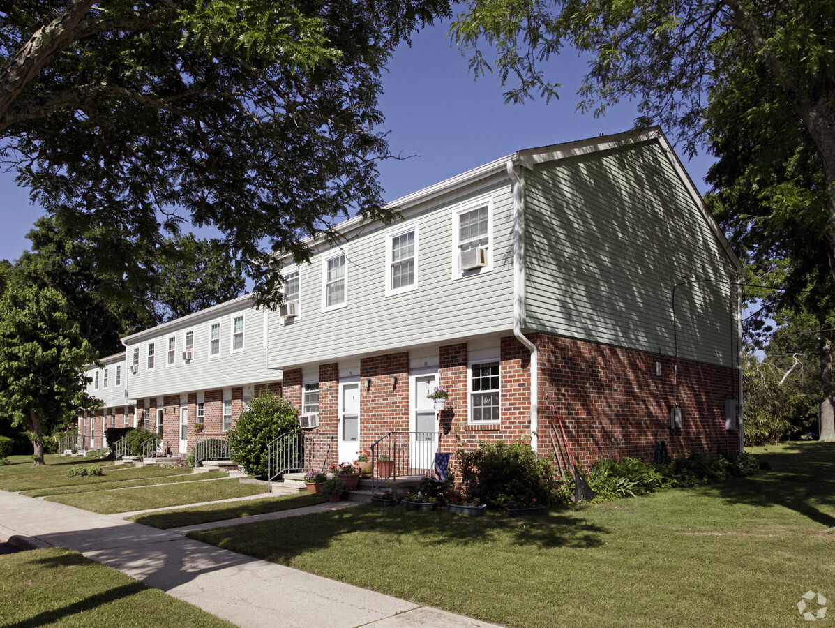 Photo - Pleasant Manor Apartments