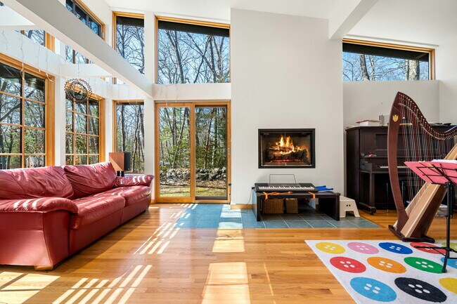 Photo - 15 Trotting Horse Dr