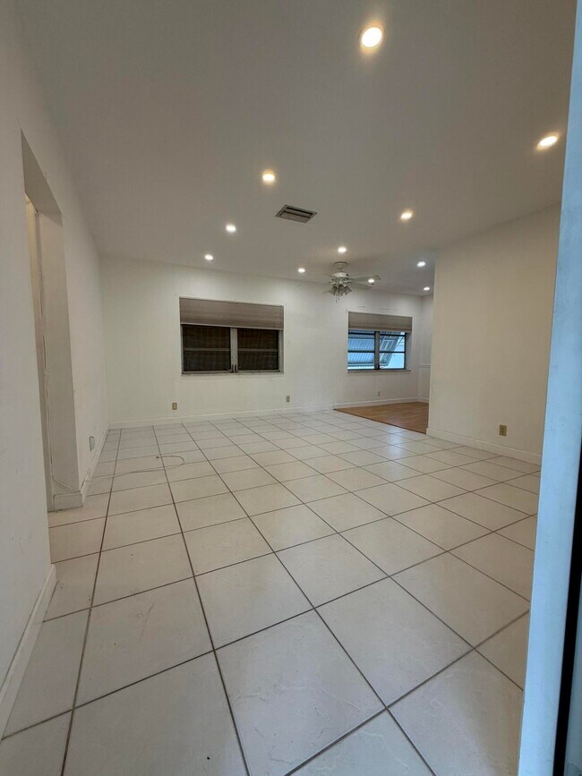 Photo - 1300 N 17th Ave Unit 206
