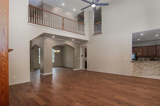 Photo - 10111 Bluffview Cir