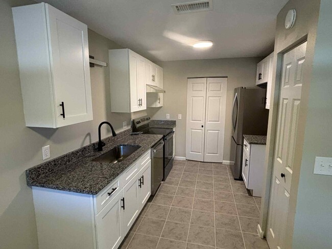 Photo - 3815 NW Huntsboro St Unit 101