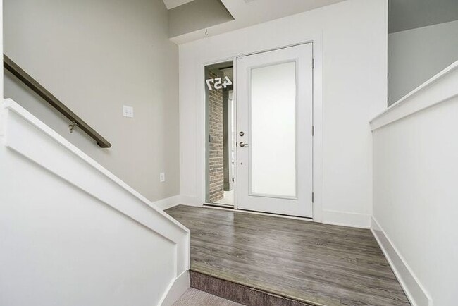 Photo - 2 Bed 2.5 Bath Townhome in Herron Morton!