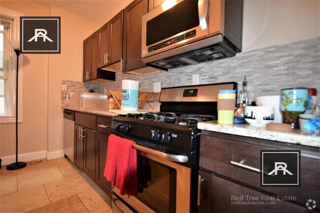 Building Photo - 2 bedroom in Brighton MA 02135 Unit 16 Rental