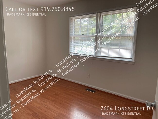 Photo - 7604 Longstreet Dr