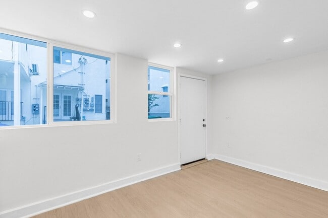 Photo - 1144 S Wooster St Unidad 2