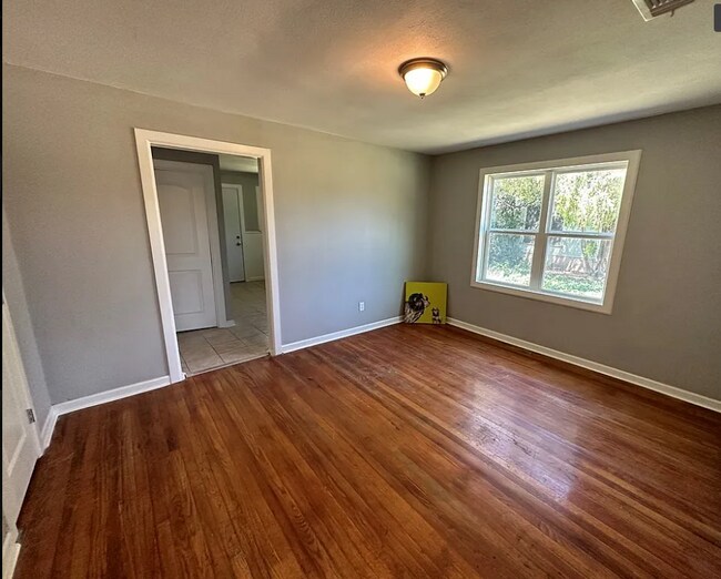 Photo - 1 N Van Buren St Unidad A