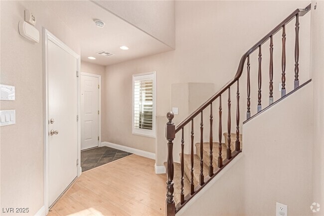 Building Photo - 10275 Headrick Dr Rental