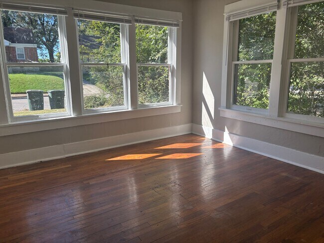 Photo - 389 Hodges St