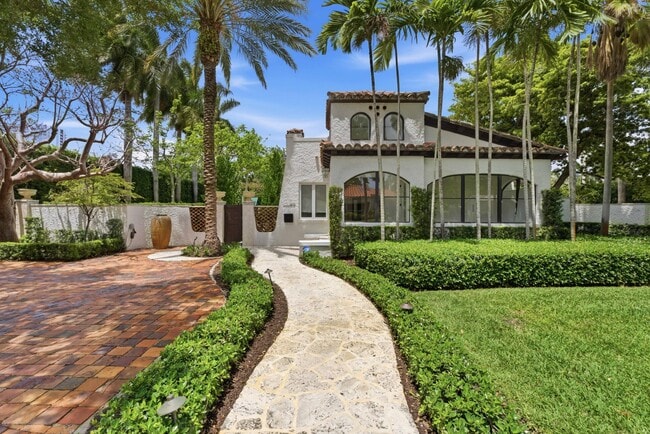 Photo - 1615 Monroe St