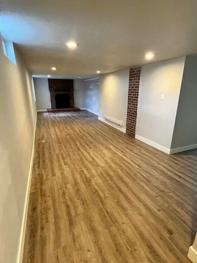 Photo - 1987 Plumas St