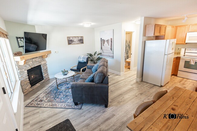 Photo - 360 Galaxy Ln Unit D