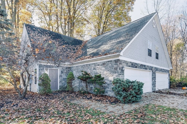 Building Photo - 6684 Courtyard Dr Rental