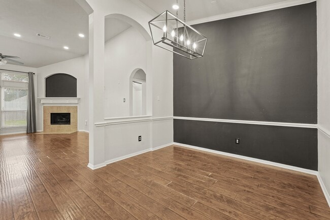 Photo - 18303 Heathridge Ln