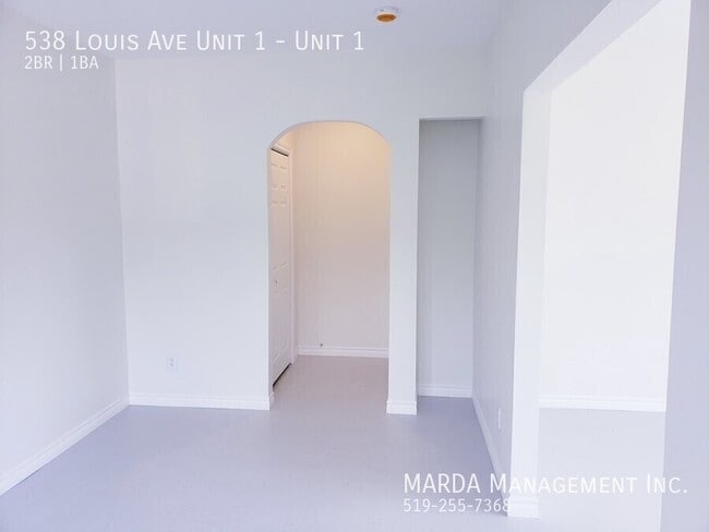 Photo - CHARMING 2 BED/1 BATH NEAR DOWNTOWN + HYDRO & GAS! Unit 1
