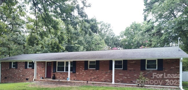 Building Photo - 303 Cedarwood Ln Rental
