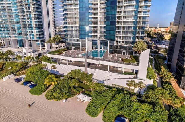 Photo - 17121 Collins Ave Condominio Unidad 3703