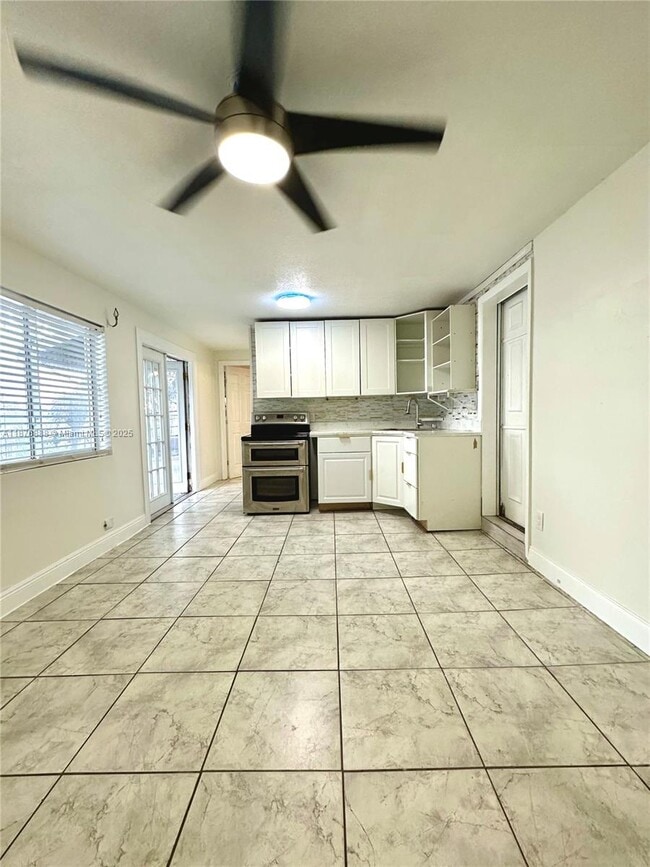 Building Photo - 4161 SW 56th Terrace Unit 1 Rental