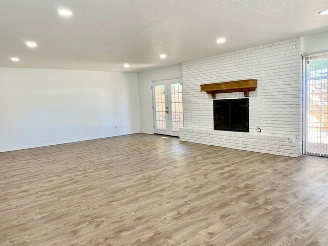 Photo - Large 3 Bed 2 Bath off NW 63rd & N. Villa in OKC