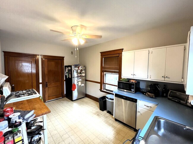 Photo - 334-336 School St Unit 2