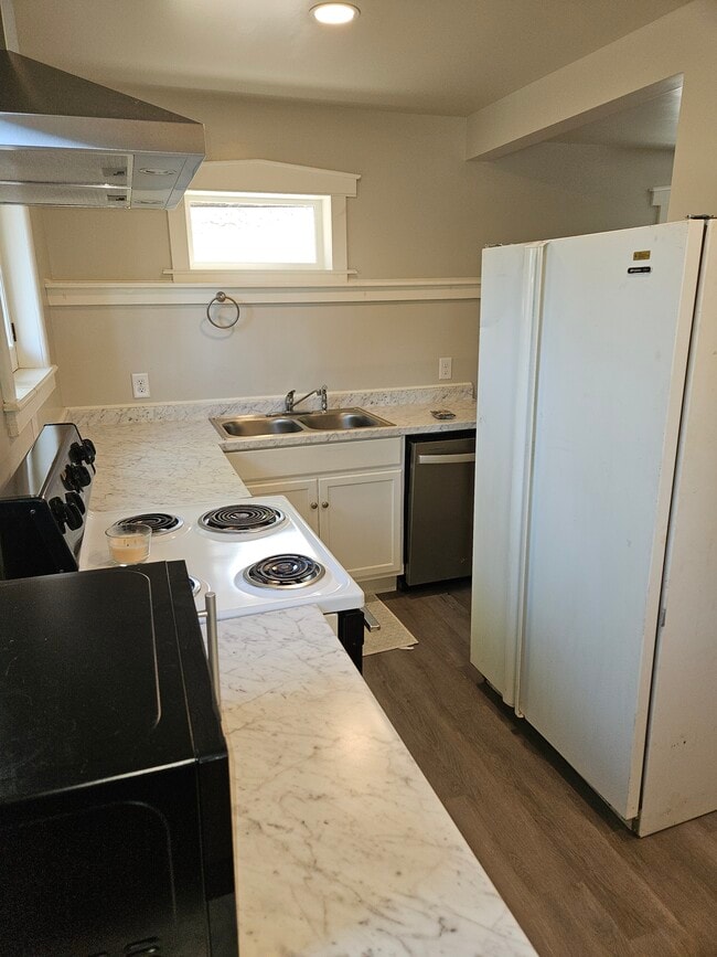 Photo - 1103 W Mountain Ave