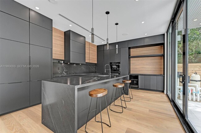 Photo - 630 NE 82nd St