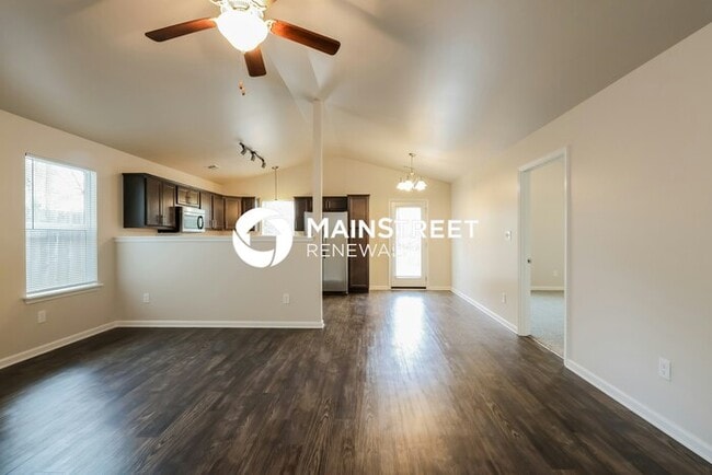 Photo - 3 Bedroom Pet-Friendly Home in Lexington, KY with Main Street Renewal