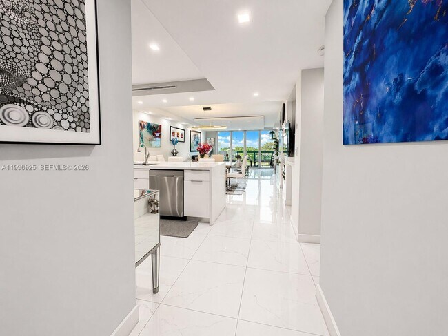 Photo - 2370 NE 135th St Unit 405