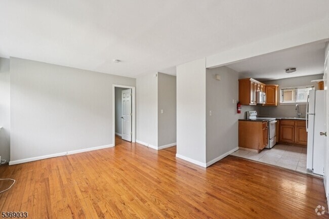 Building Photo - 222 2nd St Unit 1 Rental