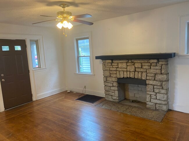 Photo - 2631 Bellevue Ave