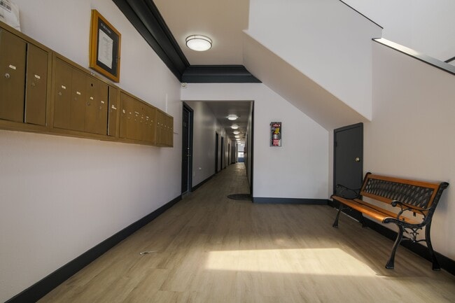 Photo - 5200 @ Hollywood