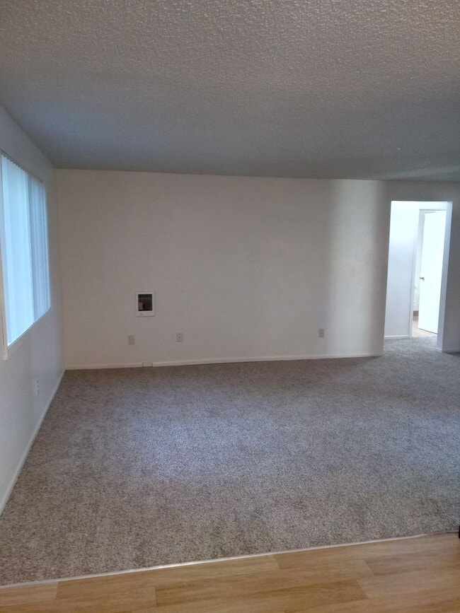 Building Photo - 2 BEDROOM 1 BATH Located next to Chemeketa... Unit 3958 Rental
