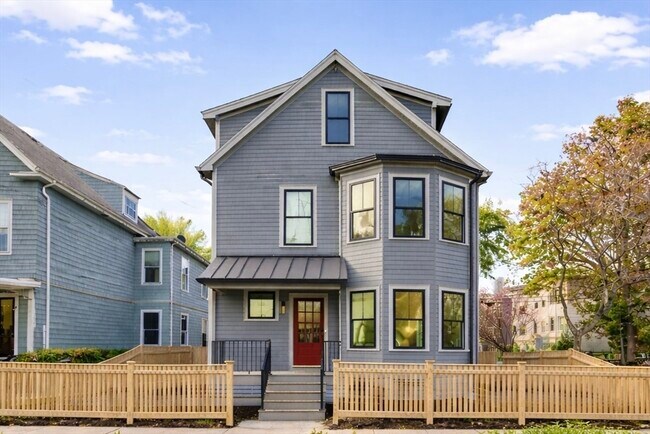 Building Photo - 315 Pearl St