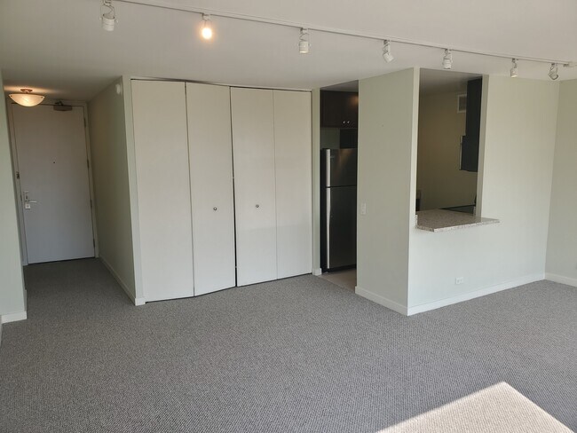 Photo - 4343 N Clarendon Ave Unit 808