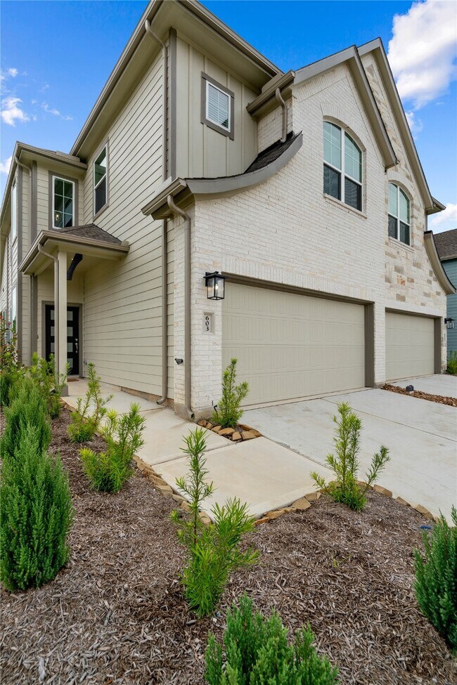 Photo - 603 Silver Pear Ct