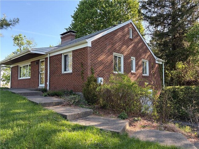 Photo - 359 Dorseyville Rd