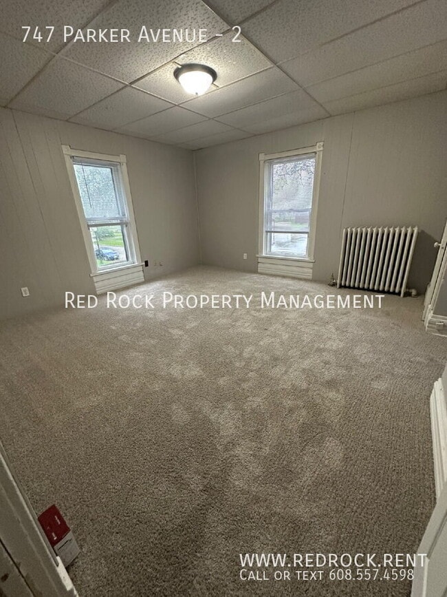 Building Photo - 747 Parker Ave Unit 2