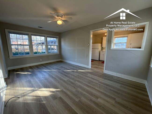 Photo - 715-709 W 7th St