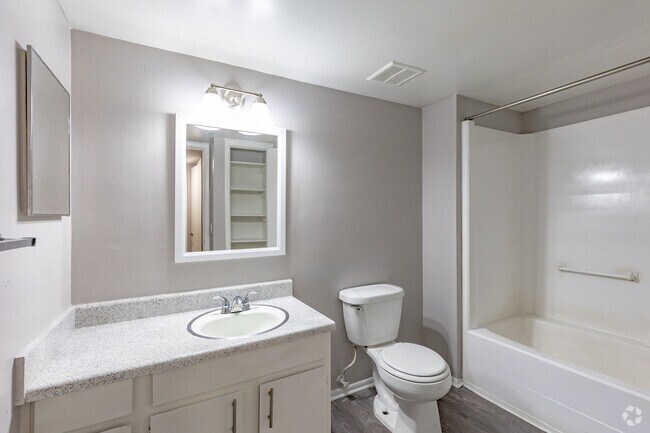 1 BR, 1 BA - 850 SF - Central Park at East Bay